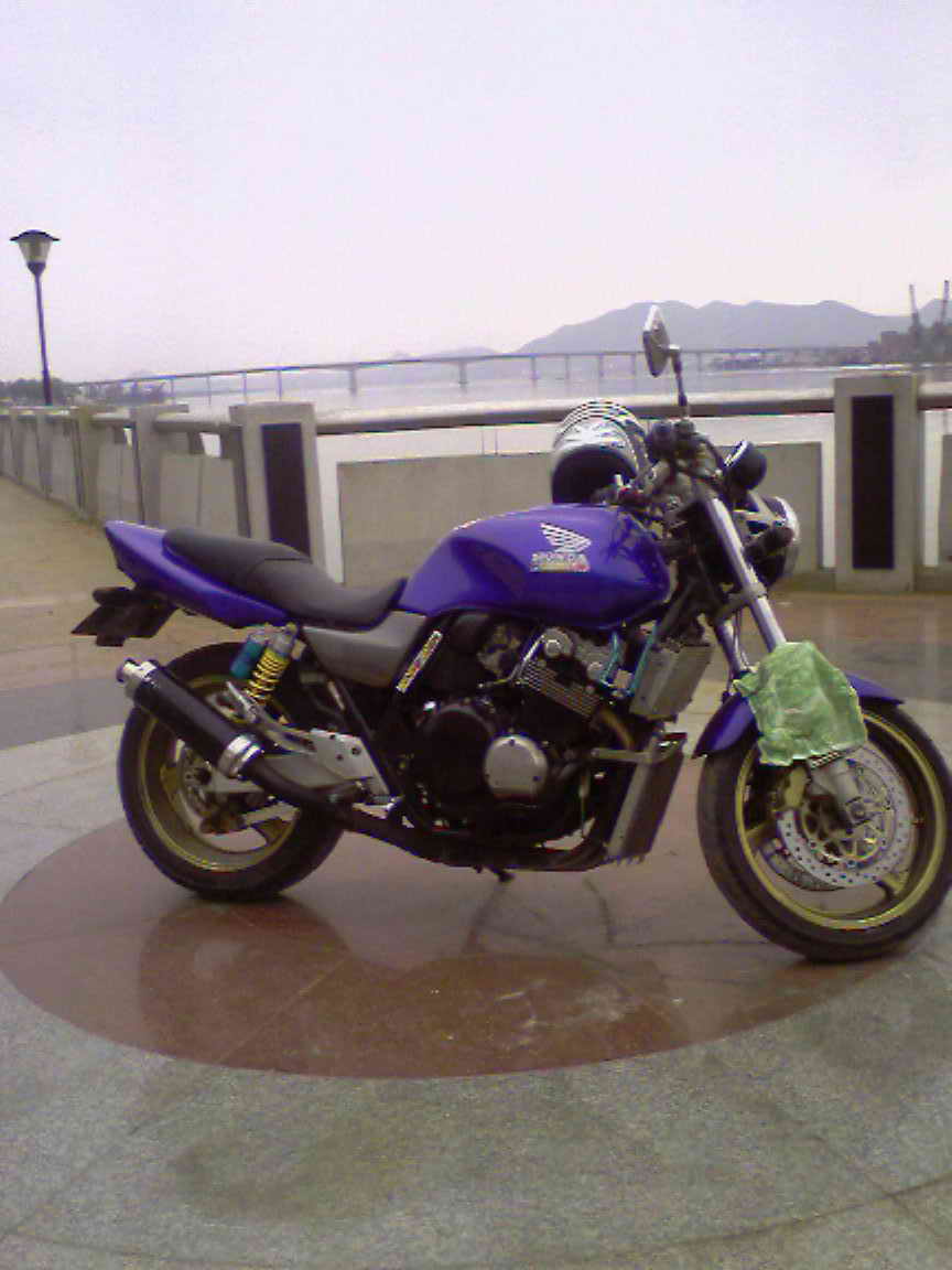 发两张我的02~FZ1000听讲叫“战神”的欣赏一下。。