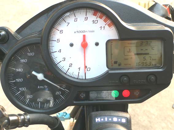 江门29800出售自用03VTR1000F！