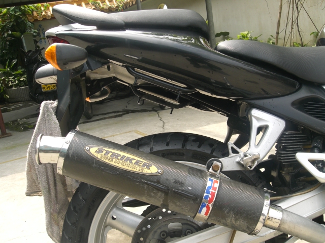 江门２１０００元卖99年SV650S~~~