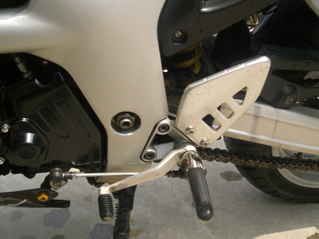 江门２１０００元卖99年SV650S~~~