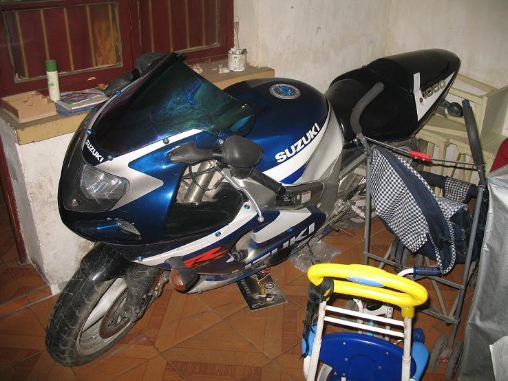 武汉￥3万8卖01年铃木GSXR1000