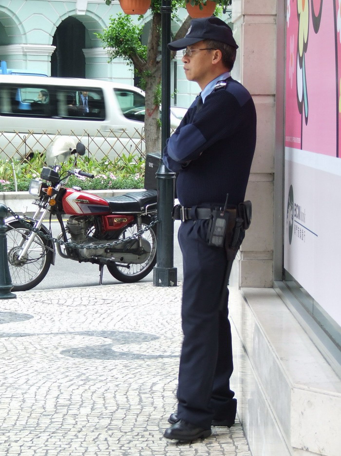 劲改的羊羊 / 警察的好车 / 人民的牛车 / 唉唉唉口水又来了