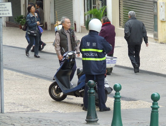 劲改的羊羊 / 警察的好车 / 人民的牛车 / 唉唉唉口水又来了