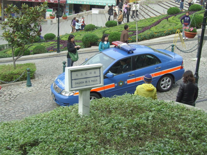 劲改的羊羊 / 警察的好车 / 人民的牛车 / 唉唉唉口水又来了