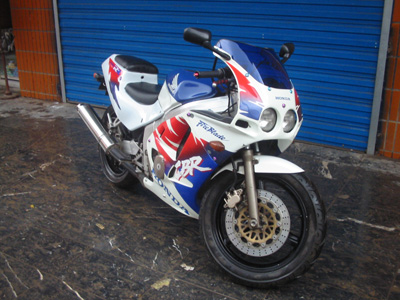 桂林出售本田CBR250公路跑车