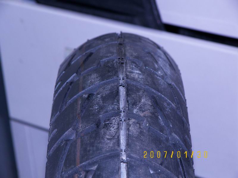 卖一条台湾三王110-90/18轮胎