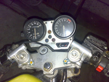 广东汕头地区出售雅马Ｒ１-Ｚ２５０　２５００元！