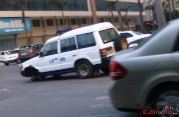 人民为我,我为人民,警察也漂移!
