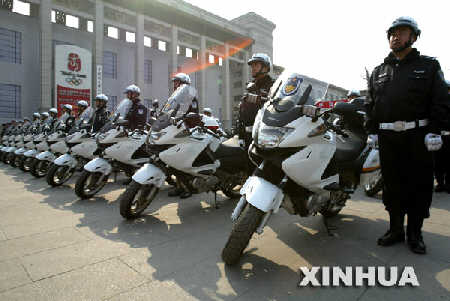 北京交警新型摩托车亮相