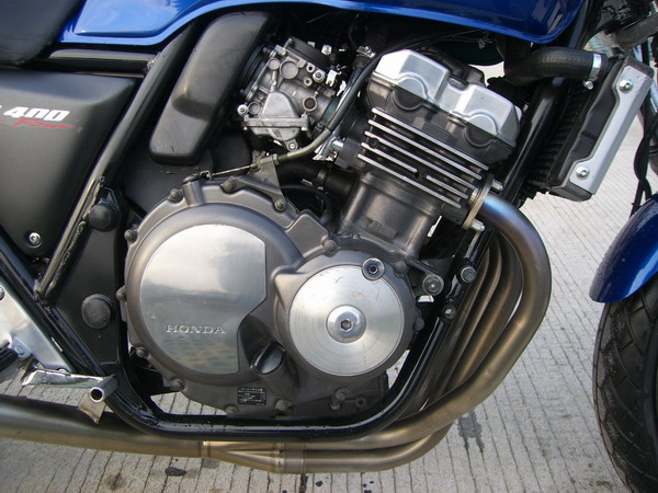 广州诚心求购精神９４--００ＣＢ４００ＶＴＥＣ
