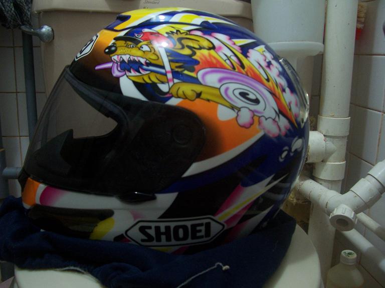 开平代友卖个SHOEI某GP250车手限量版头盔