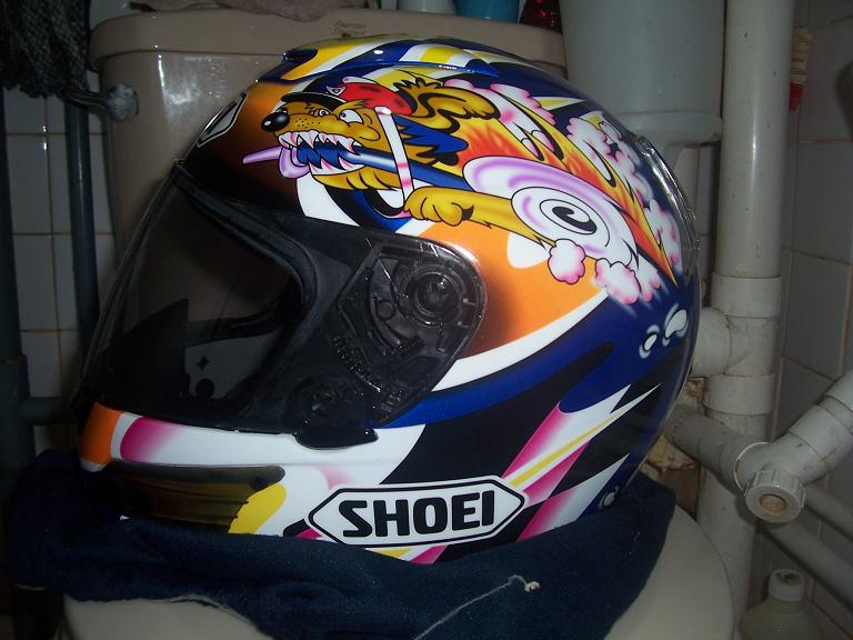 开平代友卖个SHOEI某GP250车手限量版头盔