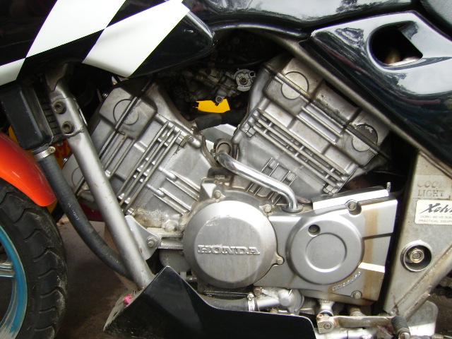 阳江地区2600元出售一台VT250跑车