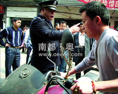 [转帖]广州交警：保管站摩托一律拖走