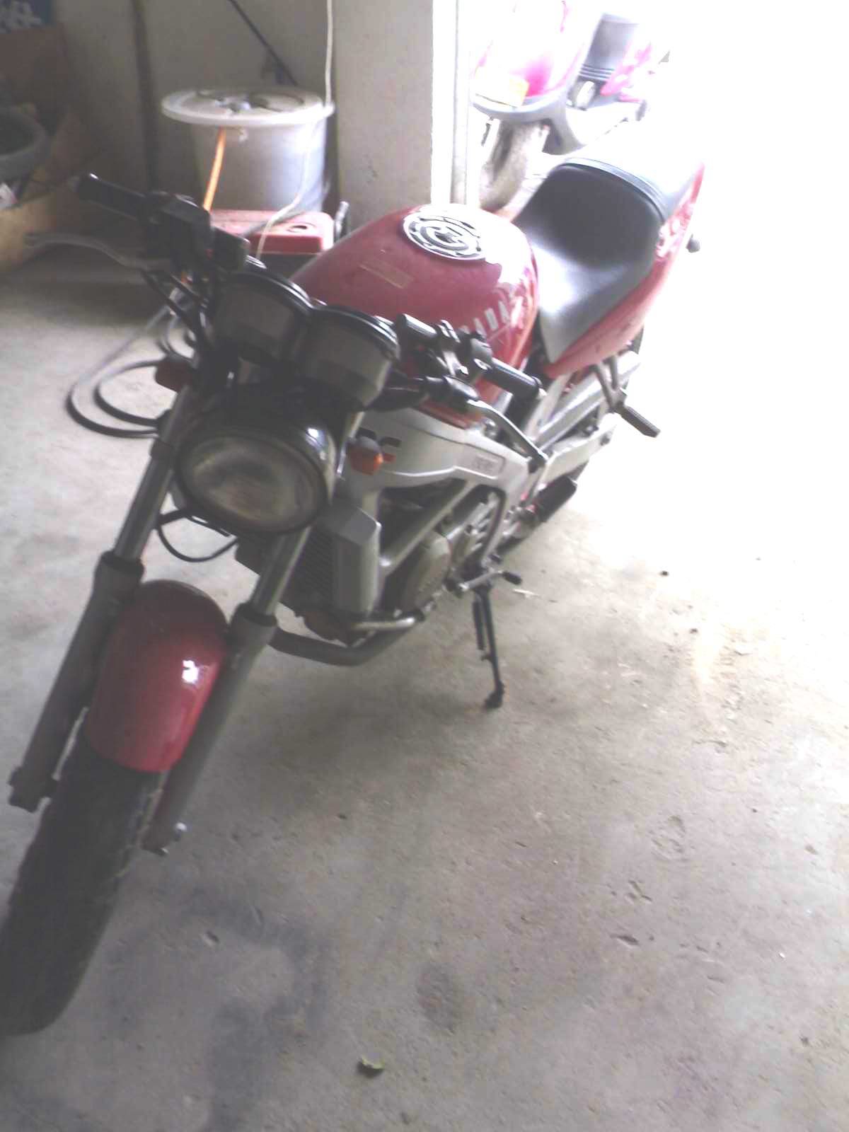 广州出售本田ＶＴ２５０街跑一台４０００