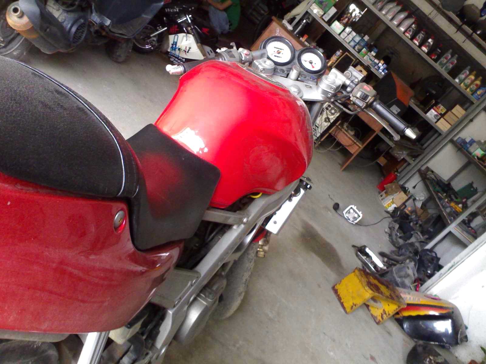 广州出售本田ＶＴ２５０街跑一台４０００