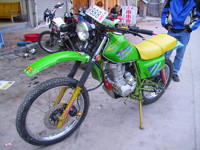 重庆2300卖嘉陵越野车