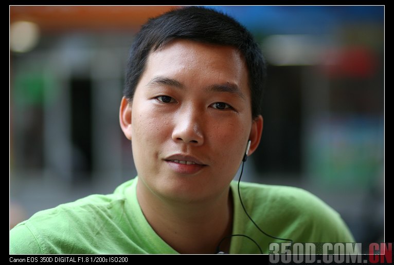 今天进了个85MM/F1.8,C家的镜头,去片