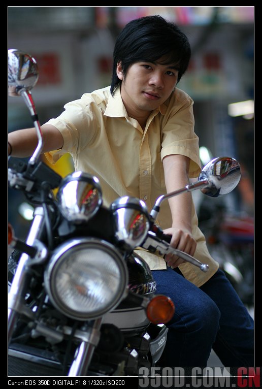 今天进了个85MM/F1.8,C家的镜头,去片