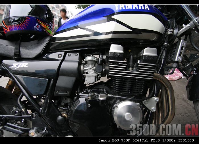 开平代友14500出售00年6月生产液晶表XJR400，改全段排气，河北牌。