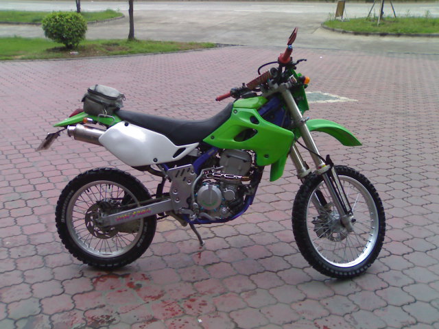 本人有台KLX250要换车..换车对象是CBR29同小黄蜂
