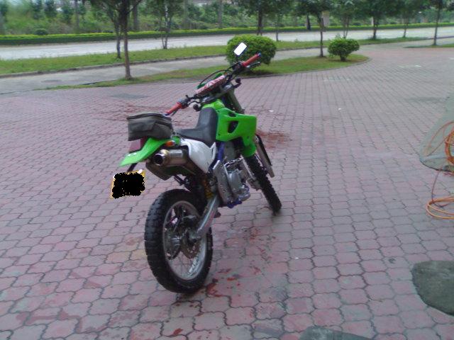 本人有台KLX250要换车..换车对象是CBR29同小黄蜂