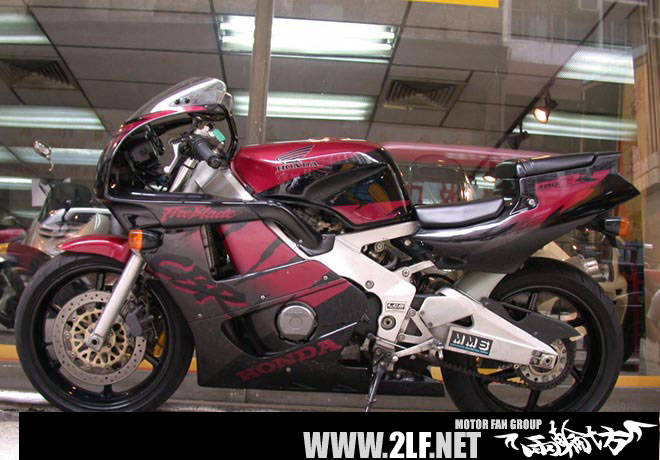 本人有台KLX250要换车..换车对象是CBR29同小黄蜂