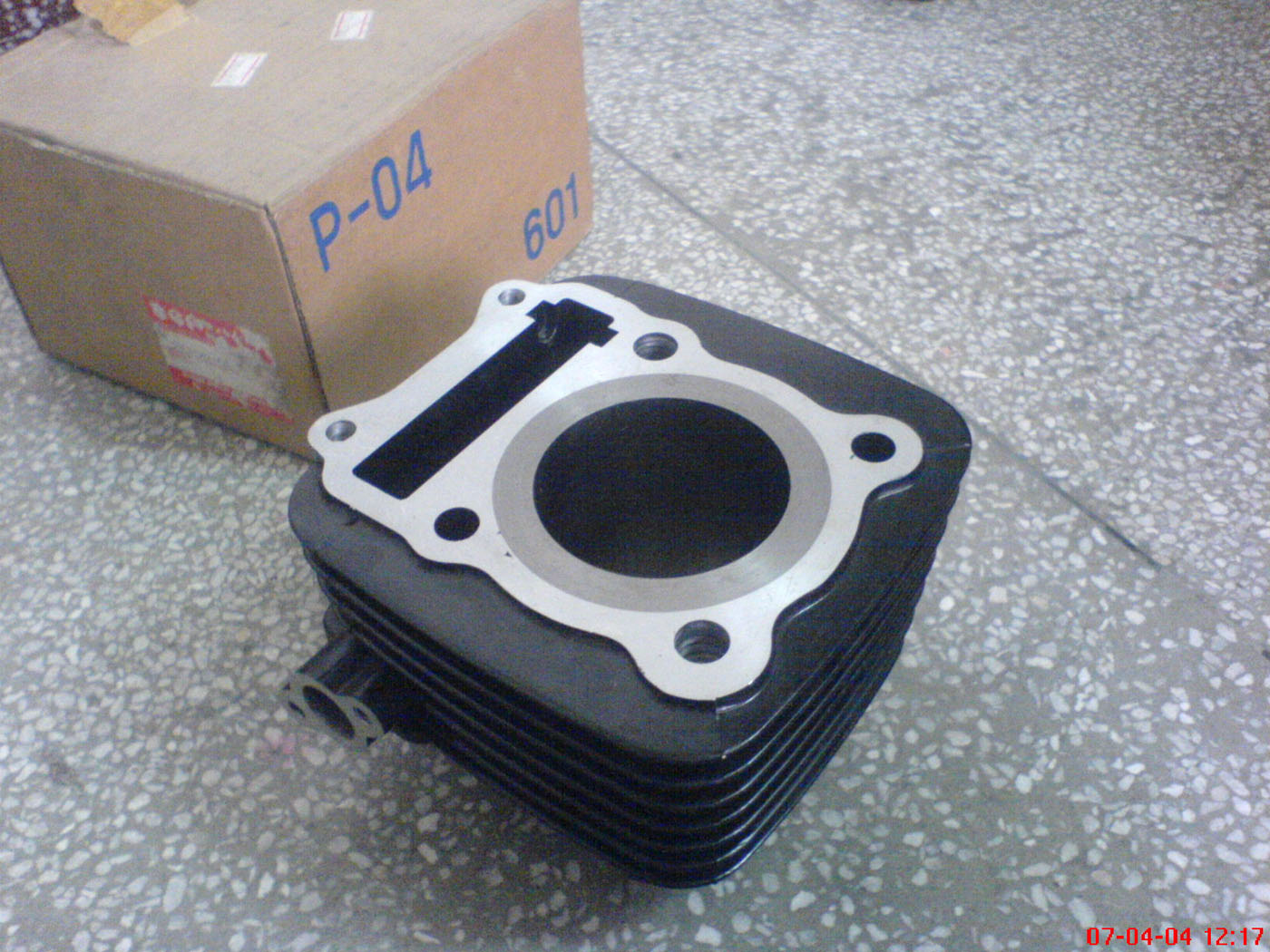 佛冈出售几件GS125全新原装配件.