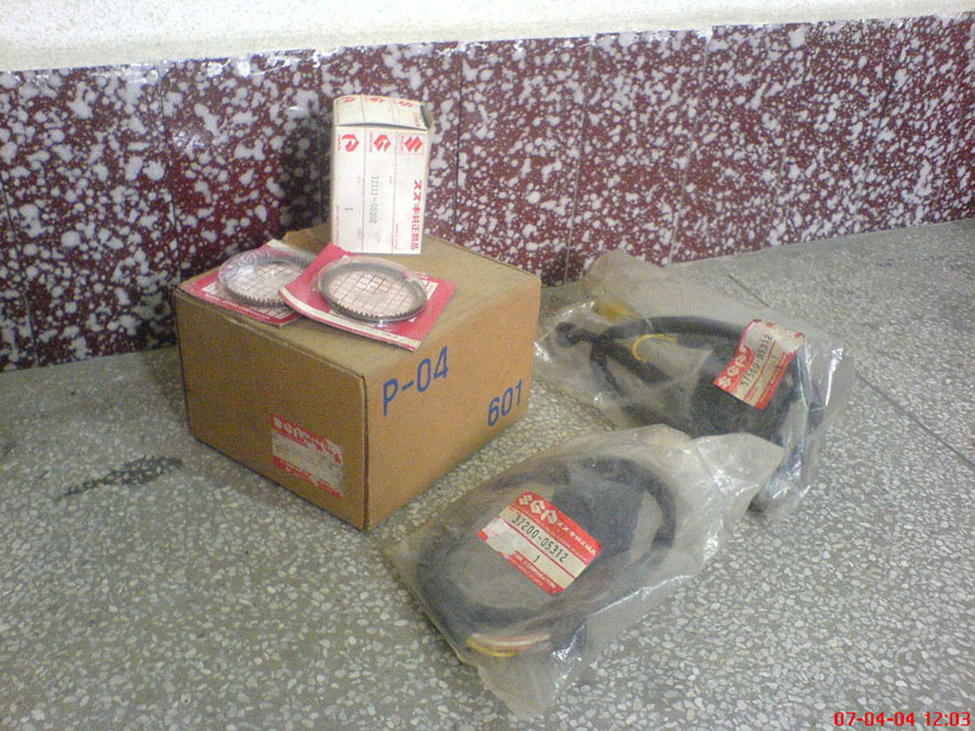佛冈出售几件GS125全新原装配件.