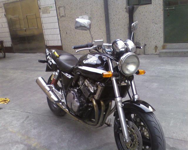 出售ＣＢ４００价钱颠峰８５００3.20照片更新