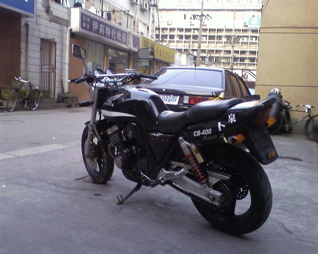 出售ＣＢ４００价钱颠峰８５００3.20照片更新