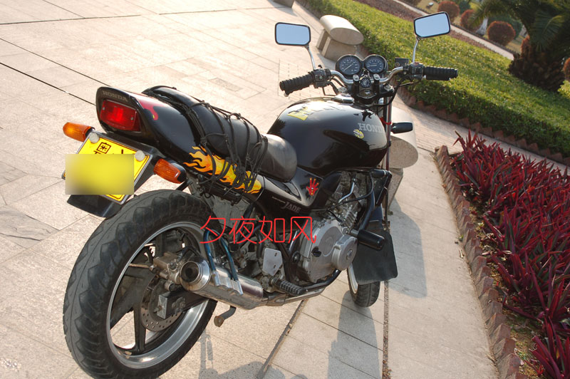 顺德大良6800元出售车况好的“黑”宝石CB250