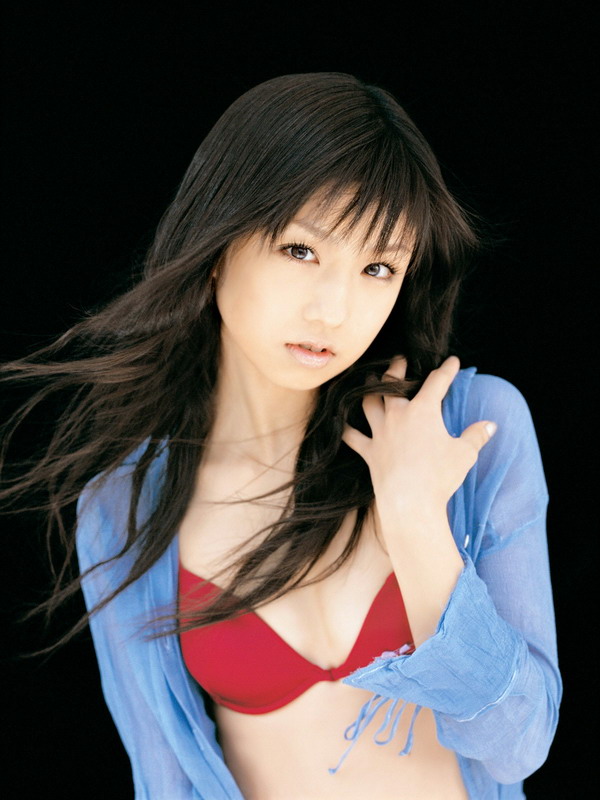 嫩得能挤出水来的小女生