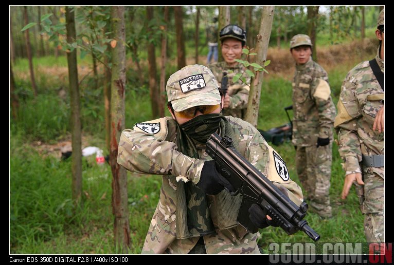 真人版CS,俺昨天去当了一回战地记者~大量图片网速慢不要进-->夏日炎炎转移
