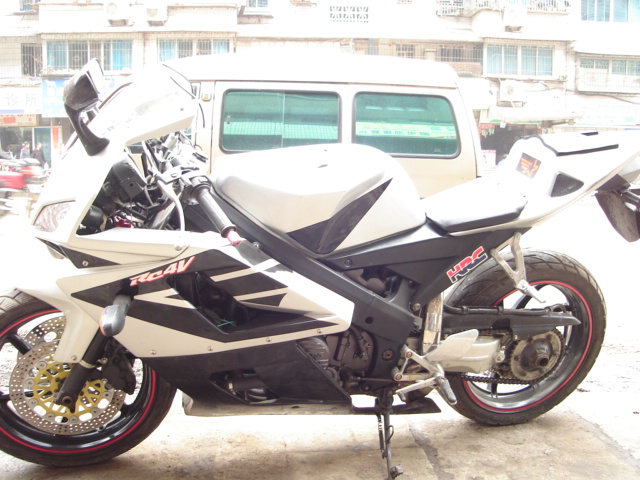 贵州省凯里市13888元出售V30改CBR1000RR(已更新)