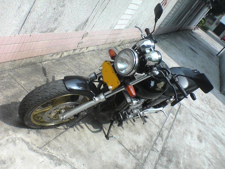 佛山禅城10800包牌出售CB400一台