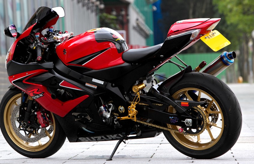 杰少新到的战车----06GSX-R1000
