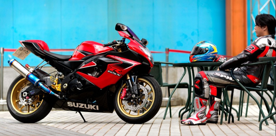 杰少新到的战车----06GSX-R1000