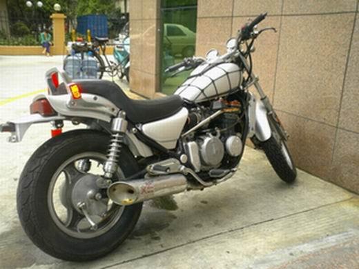 深圳宝安地区２８００出售德国炮兵４００ＣＣ