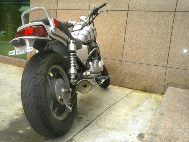 深圳宝安地区２８００出售德国炮兵４００ＣＣ