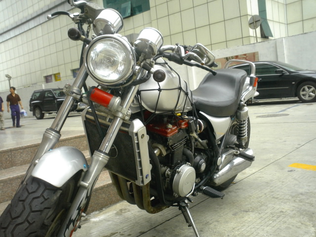 深圳宝安地区２８００出售德国炮兵４００ＣＣ