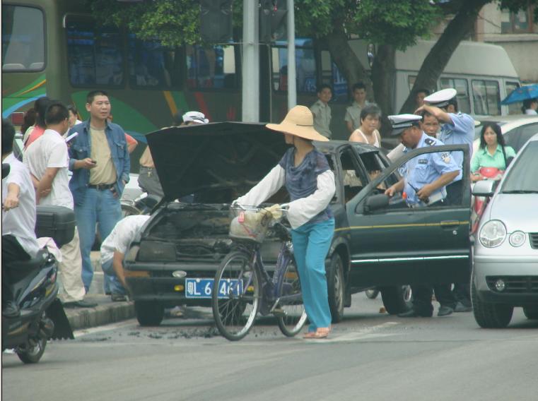 惠州发生火烧车