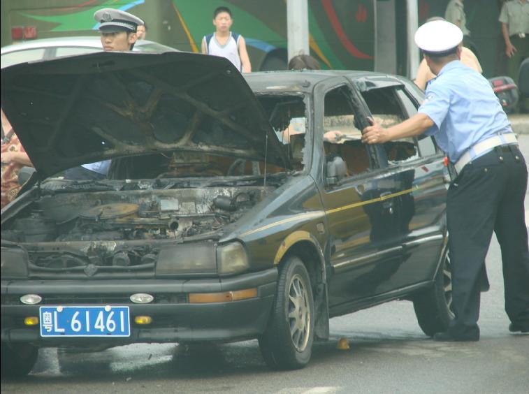 惠州发生火烧车