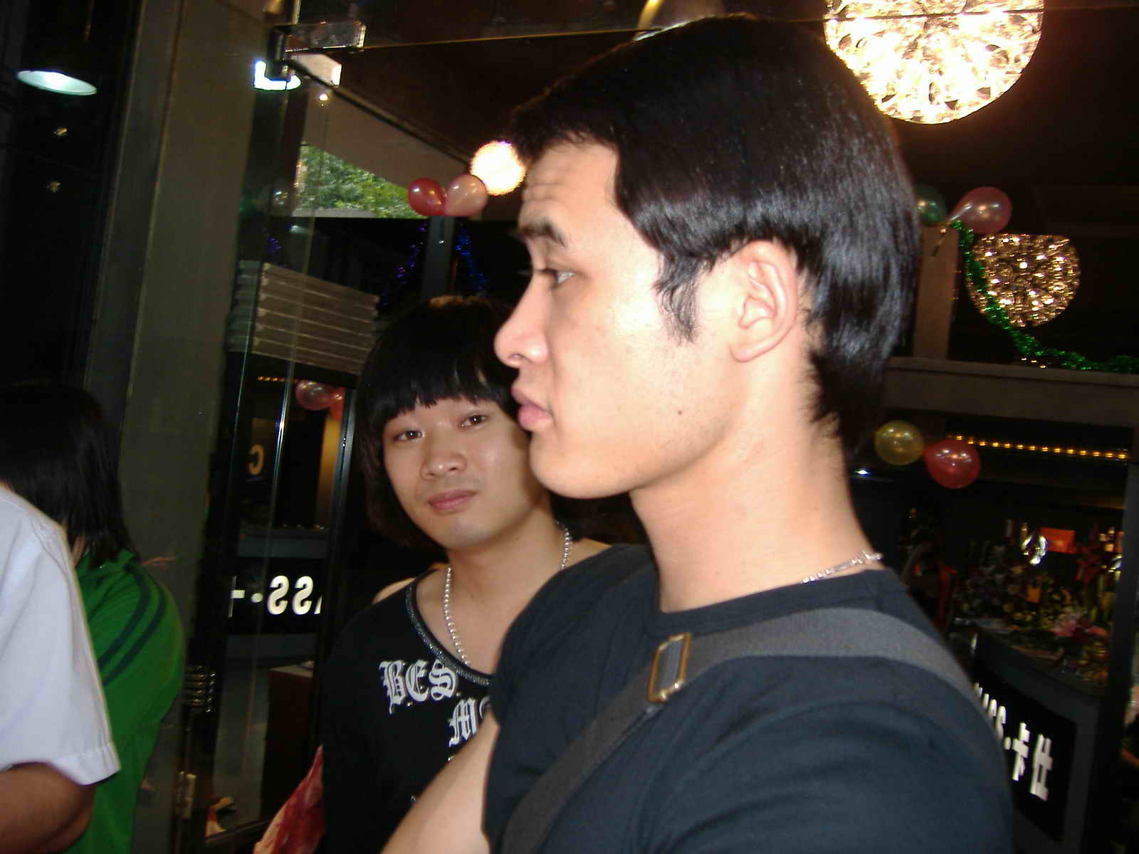 活动多多,够胆就带人头过来...