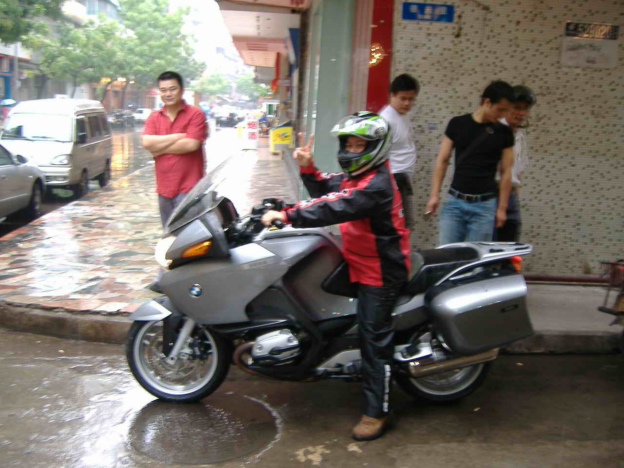 活动多多,够胆就带人头过来...