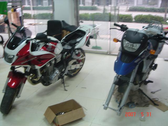安徽周边62800元出售07年0公里CB1300SB