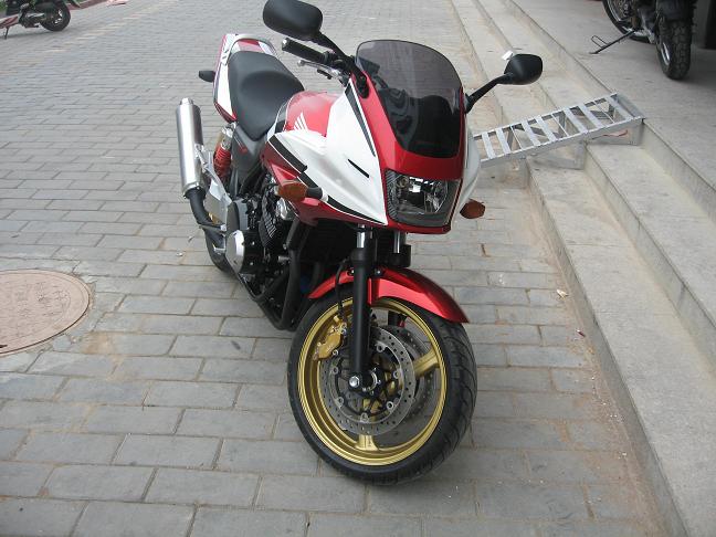 安徽周边34800元出售06年CB400SB