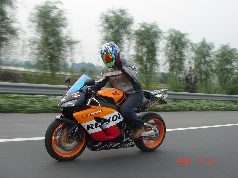 安徽周边69800出售05年原板原漆美版CBR1000RR