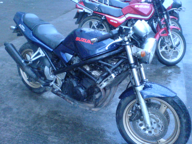 广东梅州卖铃木盗匪400cc  5300元，不带vc  联系电话13643092400
