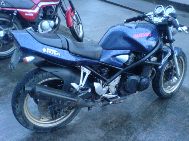 广东梅州卖铃木盗匪400cc  5300元，不带vc  联系电话13643092400